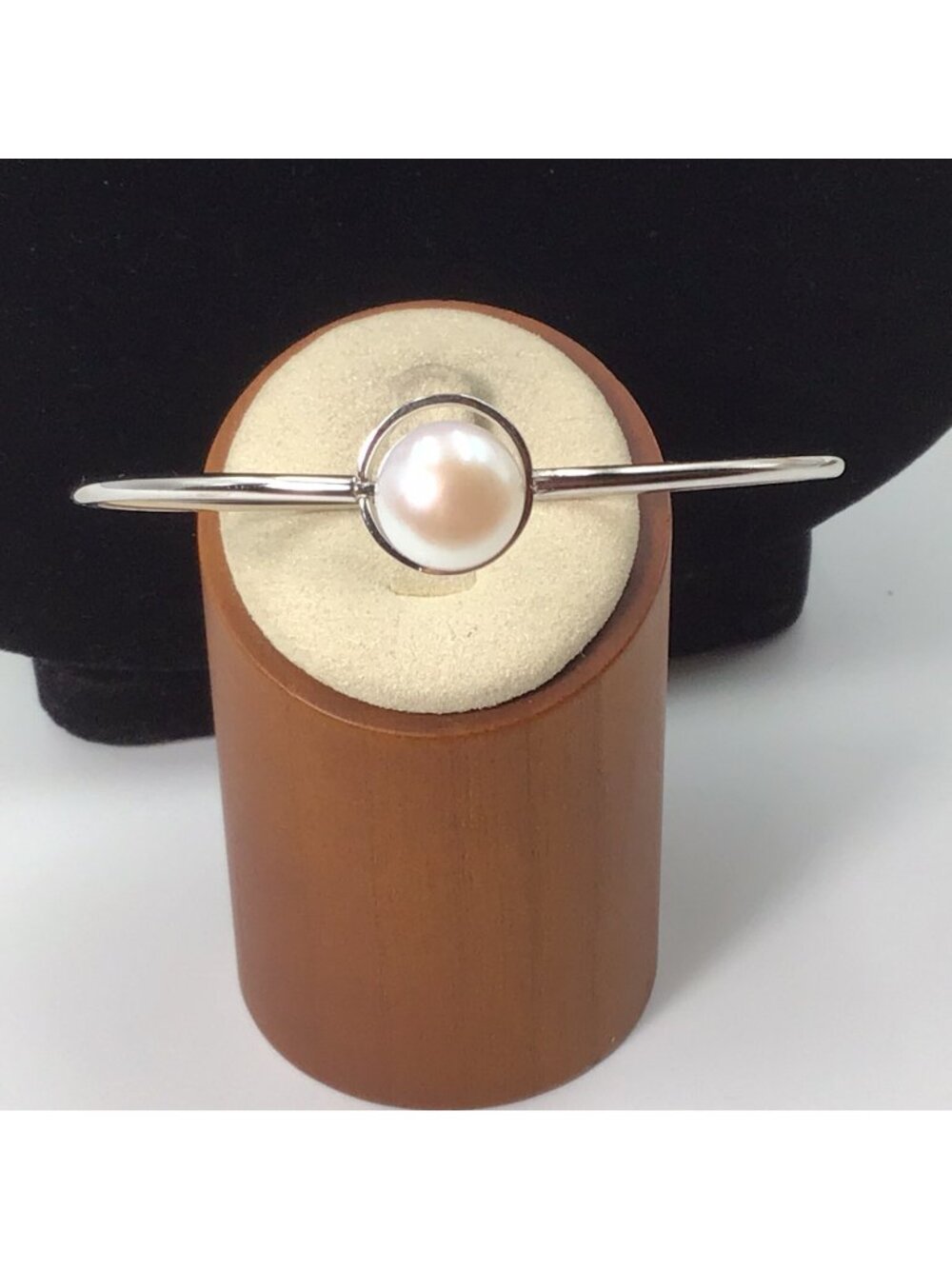 Sterling Silver Pearl Bangle Bracelet  7” New